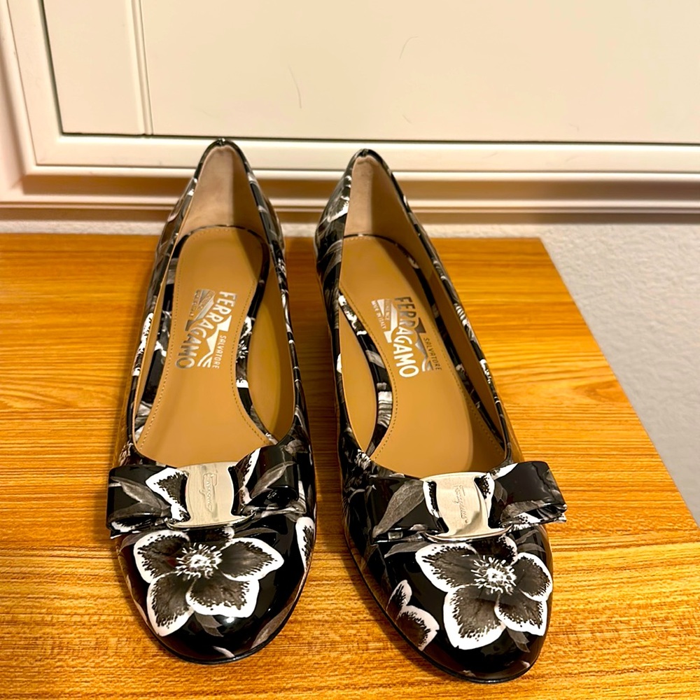 Salvatore Ferragamo Black & White Floral Vara Bow Flats